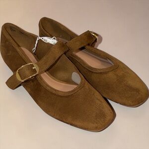NWT Old Navy Mary Jane Ballet Flats for Women in Chestnut size 7